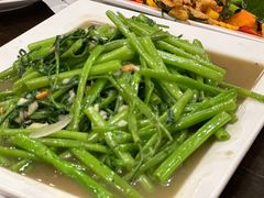 -J Daeng Seafood