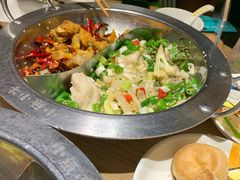 -小鱼小牛·鱼牛干锅·脆鱼火锅(世欧广场店)