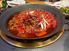 -沸炉重庆老火锅(军事博物馆店)
