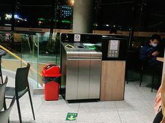 -麦当劳(展览路店)