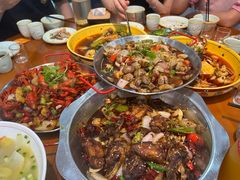 -休记光头香辣蟹干锅(绵竹店)
