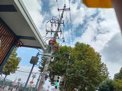 -百灵希尔顿逸林酒店大堂吧