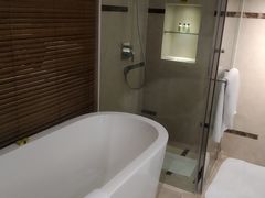 -青岛海尔洲际酒店