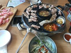 -江南猪肉商会无限续吃(弘大店)