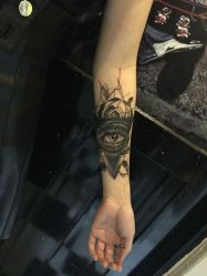 -Black Tattoo Studio