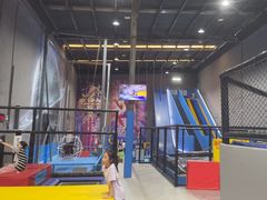 -超时空蹦床团建·VR潮玩运动娱乐·生日派对游乐园(金桥店)