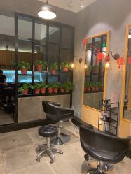 -时尚殿堂明星门店