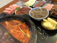 -重庆川渝肥妹火锅