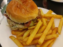 培根奶酪汉堡-瑞食酒馆 La Taverne Suisse