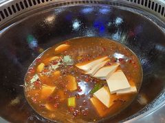 -哈尔滨烧烤·山河村铁锅炖(交大店)