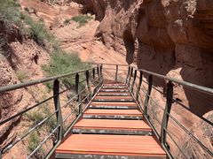 -波浪谷