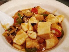 冬菇火腩焖山水豆腐-美极鲜食坊(宝安南路店)