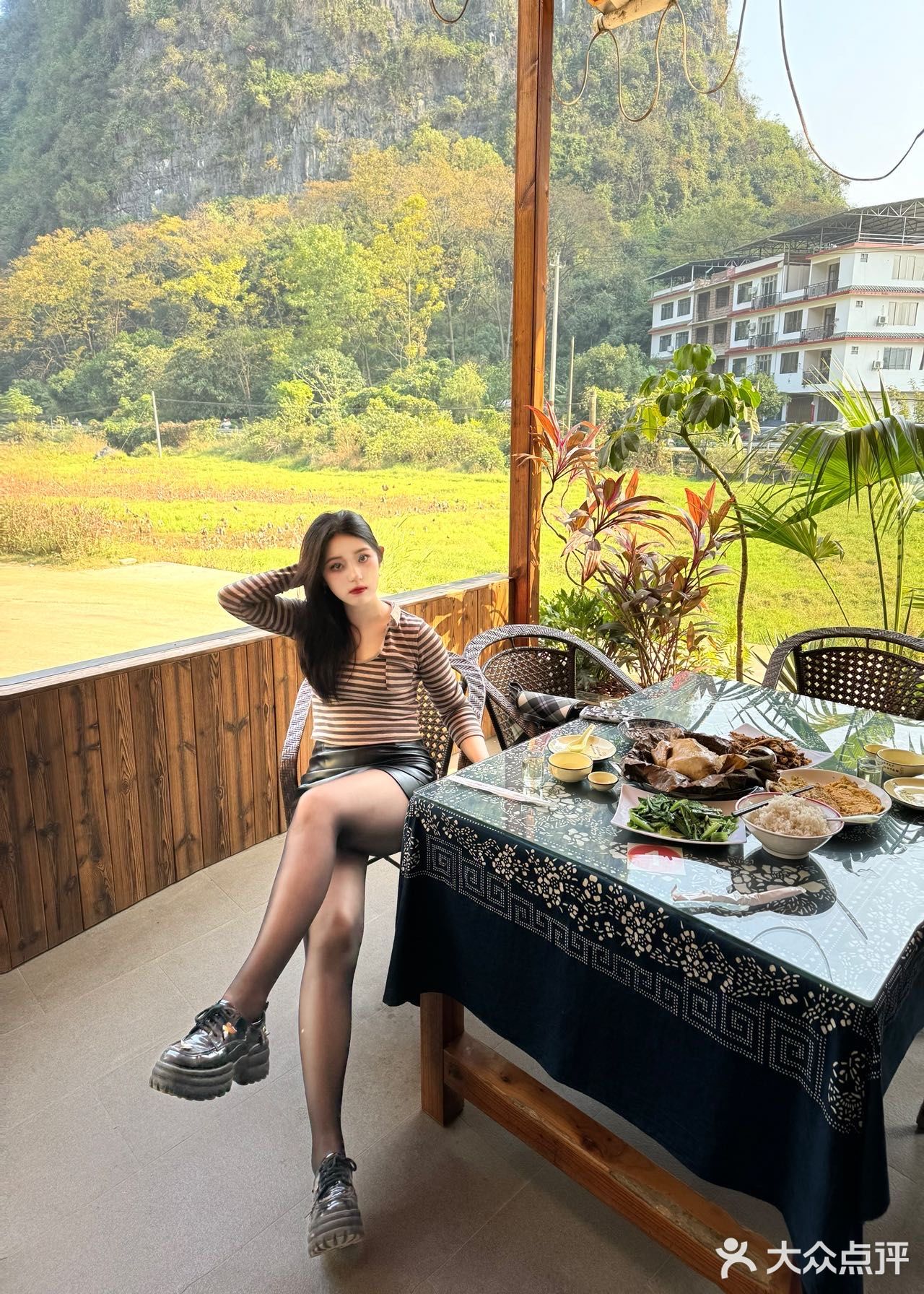 骑车逛十里画廊正好过来吃顿饭，景色不错，饭店也干净