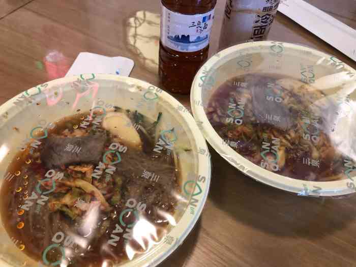 这家三泉冷面在西单食宝街3层,出了电梯就能看到,很好找.