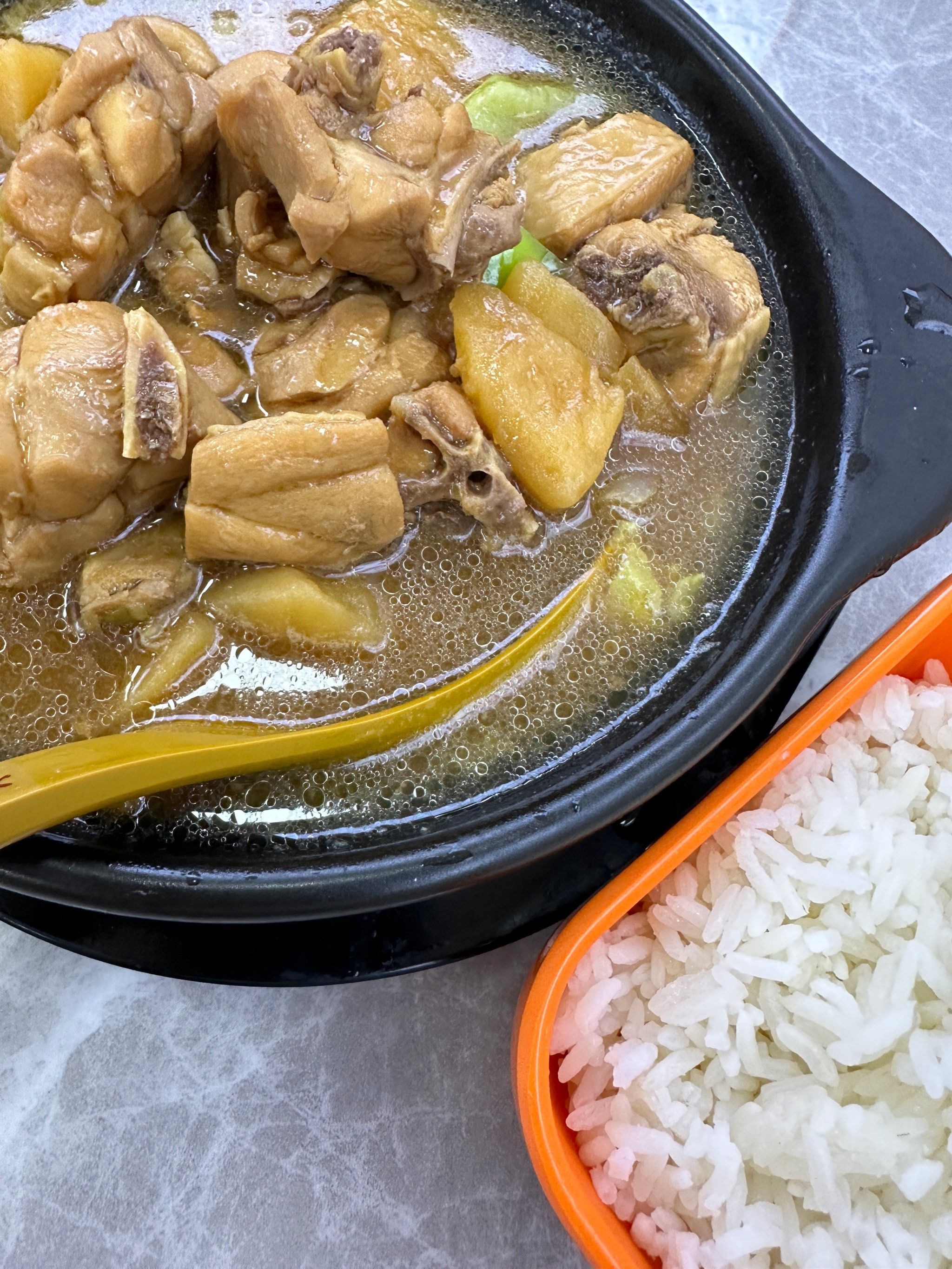 黄焖鸡米饭