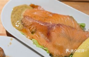 Salmon Herb Platter