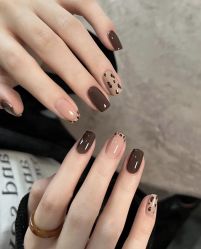 -桃色美甲沙龙