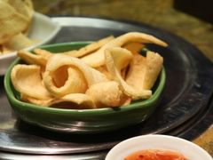 炸泰式虾片配辣椒酱-山港凯悦酒店·BEBA海滩烧烤餐厅酒吧