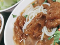 牛腩猪肠煲仔粉-珍珍小食店(西华路店)