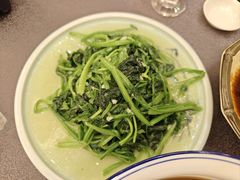 蒜香菠菜-山明水秀大饭店