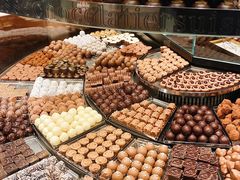 -Laderach 莱德拉(上海环贸iapm店)