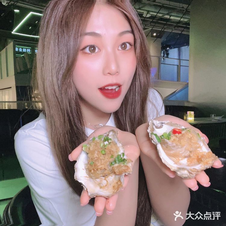 郑州探店｜打卡郑州最美的顶楼露天餐厅✨