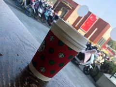 -星巴克臻选(盐城金鹰聚龙湖店)