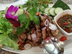 -Chom Cafe and Restaurant