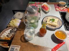 -尚尚仙·酸汤猪手·猪肚鸡火锅(华联万柳购物中心店)