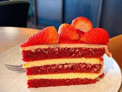 草莓红丝绒蛋糕-Wagas沃歌斯(深圳印力中心店)