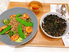 坚果沙拉配日式海苔饭-池奈·咖喱蛋包饭(熙地港店)