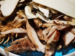 -菌之家·专业纯野生菌火锅·特色炒菌