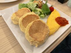 原麦松饼欧姆蛋生菜沙拉-幸せのパンケーキ(心斎橋店)