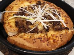 炙烤澳洲牛肉比萨（大方薄底）-必胜客(世欧广场店)