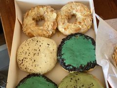 杏仁甜甜圈-J.CO Donuts & Coffee(Mal Bali Galeria)