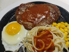 -汤姆家的牛排意面披萨(新城市广场店)