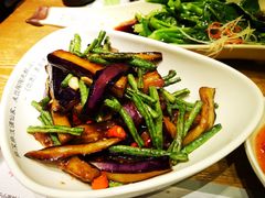 茄子烧豆角-胡桃里音乐酒馆(四道口店)