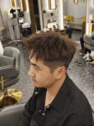 -即型男士理发工作室