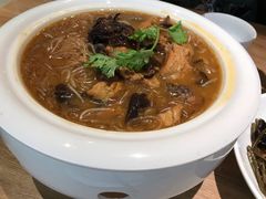 小鸡炖蘑菇-上关雪東北菜(中房金谊店)