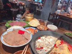 -萍姐火锅·公路夜市(武汉首店)