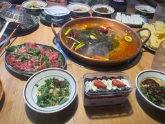 -洱火云南酸菜牛肉火锅(石景山当代商城店)