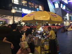 -詹爷爷乌节路街头冰淇淋