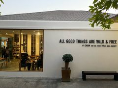 -Chom Cafe and Restaurant