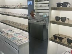 -视野联行眼镜•蔡司•依视路(温江店)