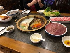 -小天鹅火锅·一线江景洪鼎旗舰店(洪崖洞店)