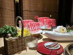 -余欢领鲜火锅(新街口店)