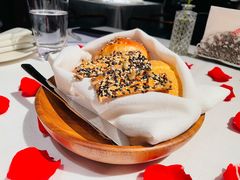 餐前面包配黄油-弗兰克牛排西餐厅Ribone steak house(柠檬花园店)