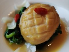 黄焖鲜鲍百合浸红薯苗-金轩中餐厅 Jin Xuan(浦东丽思卡尔顿酒店)