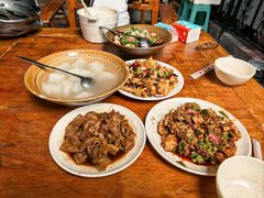-茅屋大酒店