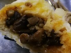 麻辣香菇鸡丁包-老陶包子铺(南大西南村店)
